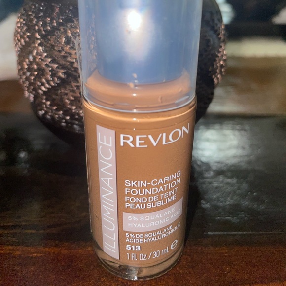 REVLON ILLUMINATE SKIN CARING FOUNDATION 513 - Picture 2 of 4